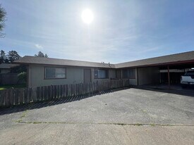 2368 Blue Jay Ct, Unit 2368 in Eureka, CA - Building Photo
