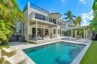 420 Palmwood Ln in Key Biscayne, FL - Building Photo - Building Photo