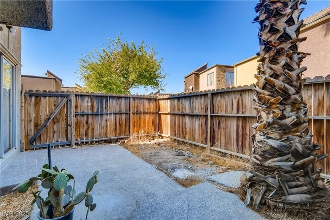 1520 Hialeah Dr in Las Vegas, NV - Building Photo - Building Photo