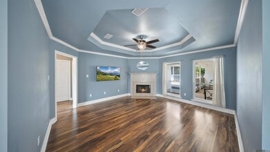 8077 Carlton Roberts Blvd in Denham Springs, LA - Foto de edificio - Building Photo