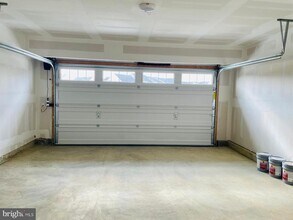 202 Thompson Dr in West Windsor Township, NJ - Building Photo - Building Photo