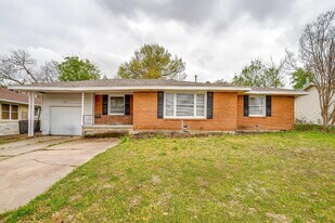 4809 Lowell Ln in Fort Worth, TX - Building Photo