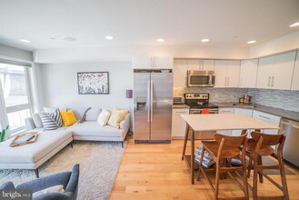 2046 Federal St-Unit -C in Philadelphia, PA - Building Photo - Building Photo
