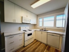 10318-10156 156 St NW in Edmonton, AB - Building Photo - Building Photo