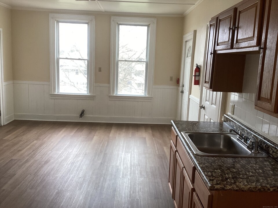 45 Connerton St in New Britain, CT - Building Photo