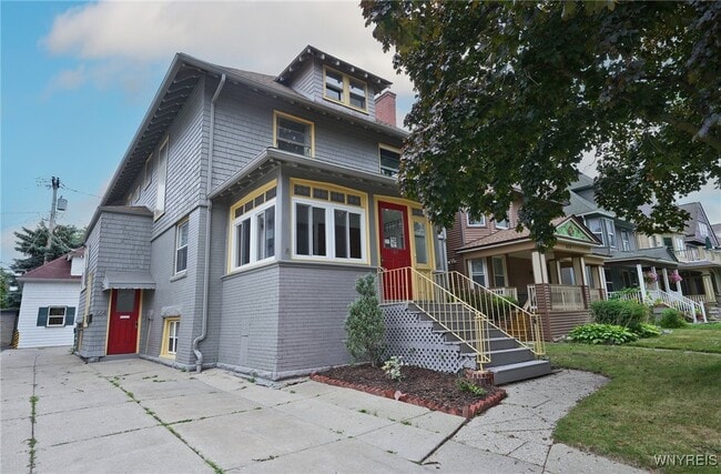 property at 666 Auburn Ave