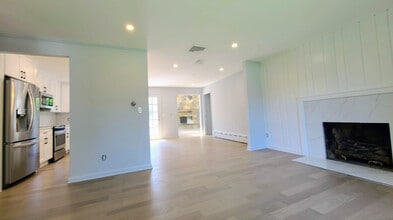 76 Havemeyer Ln in Greenwich, CT - Building Photo - Building Photo