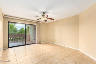 4141 N 31st St-Unit -222 in Phoenix, AZ - Foto de edificio - Building Photo