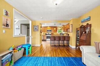 143 Morton St in Winthrop, MA - Foto de edificio - Building Photo