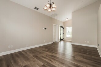 2117 Intervista Ln in Valrico, FL - Building Photo - Building Photo