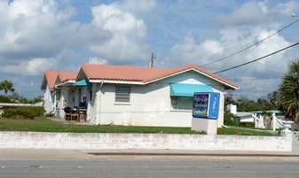 3226 S Atlantic Ave in Daytona Beach, FL - Building Photo