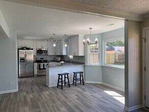 1329 Pierside Ct in Virginia Beach, VA - Building Photo - Building Photo