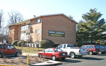 Coralain Gardens in Falls Church, VA - Building Photo - Building Photo