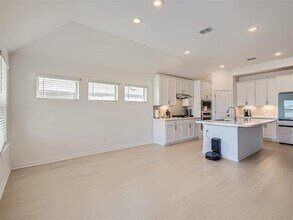 140 Periwinkle Ln in Bastrop, TX - Building Photo - Building Photo