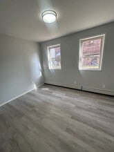 324 Hope Ave in Clifton, NJ - Building Photo - Building Photo