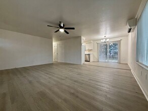 1543 NW Rimrock Dr in Redmond, OR - Building Photo - Building Photo