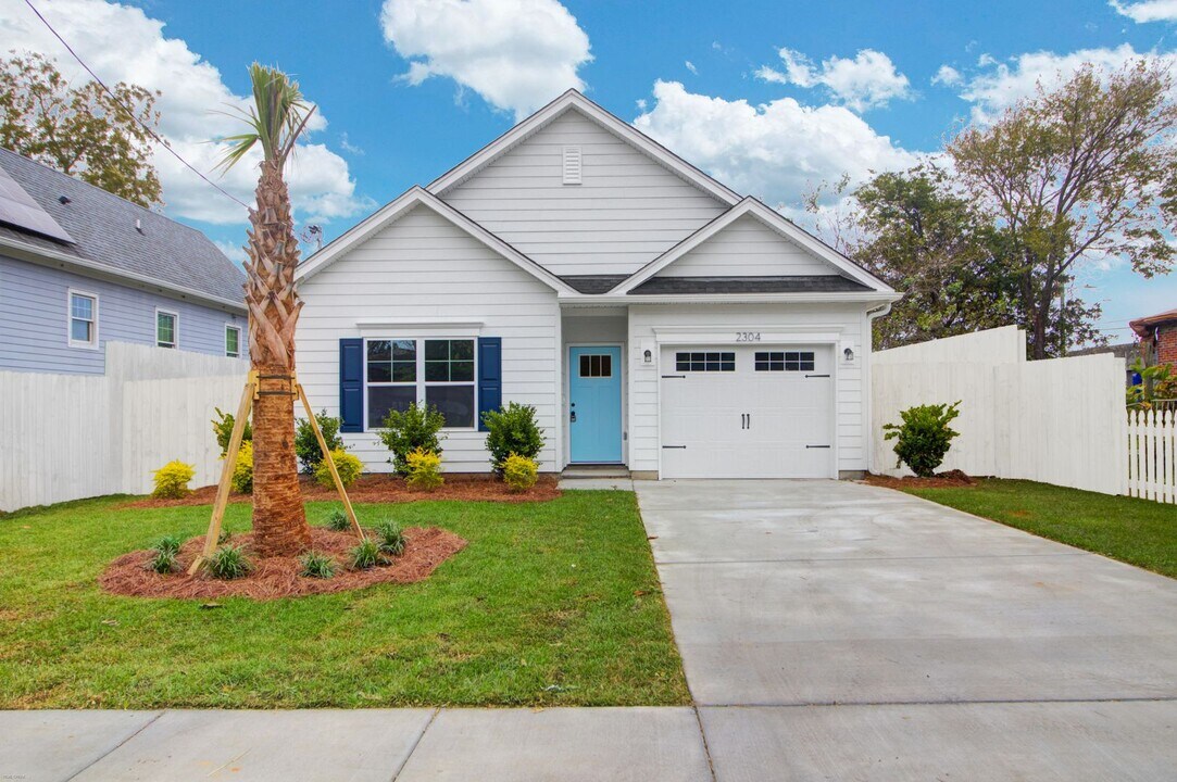 2304 Delano St in Charleston, SC - Building Photo