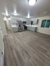 10702 S Grevillea Ave, Unit 1 in Inglewood, CA - Building Photo - Building Photo