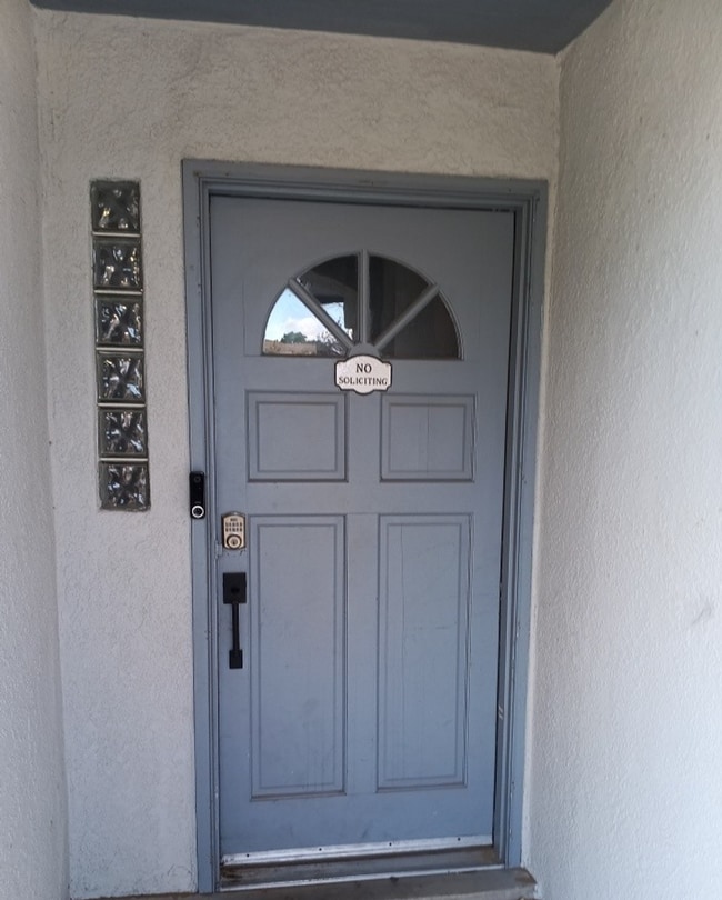 2435 Brackley Dr NW in Albuquerque, NM - Foto de edificio - Building Photo