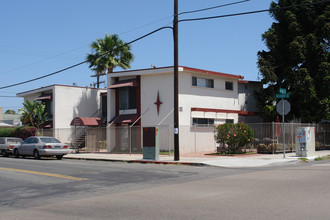 Tropical Terrace in San Diego, CA - Building Photo - Building Photo