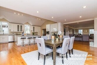 29 Gammons Rd in Newton, MA - Foto de edificio - Building Photo