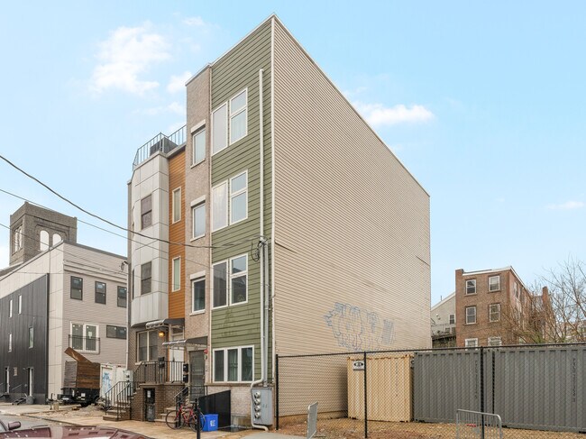 1433 Ogden St in Philadelphia, PA - Building Photo - Building Photo