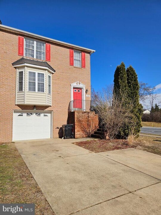 938 Beehive Way in Winchester, VA - Foto de edificio