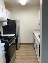 Lake Burien View in Burien, WA - Building Photo