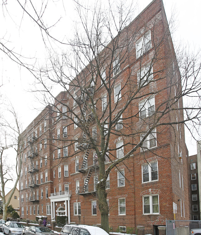 120 Kenilworth Pl in Brooklyn, NY - Foto de edificio - Building Photo