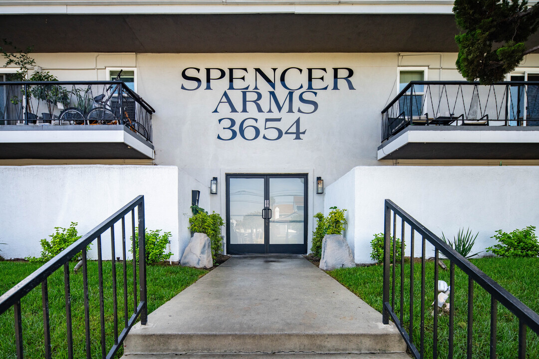 Spencer Arms in Torrance, CA - Foto de edificio