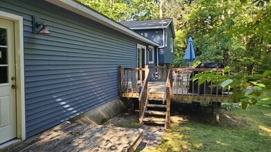 7967 Sunset Dr in Traverse City, MI - Foto de edificio - Building Photo