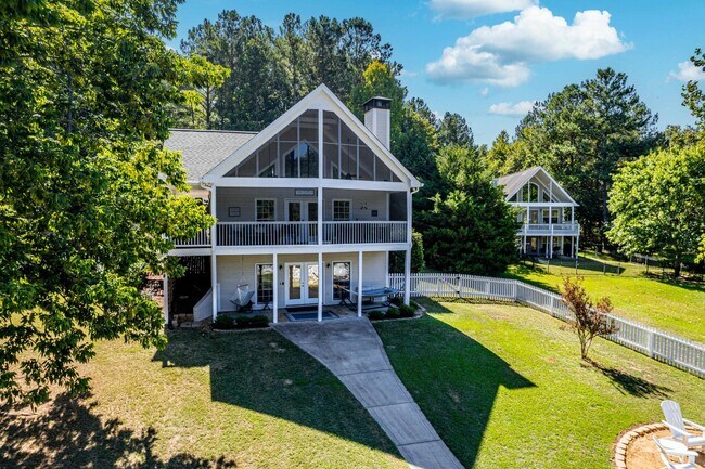 219 E River Bend Dr in Eatonton, GA - Building Photo - Building Photo