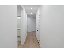 5348 Liberty Ship Wy in Sacramento, CA - Foto de edificio - Building Photo