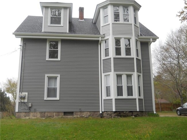 property at 10 West St