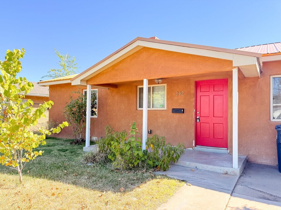 342 Adams St NE in Albuquerque, NM - Building Photo