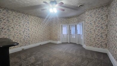 457 W 5th St, Unit 2nd Floor in Erie, PA - Foto de edificio - Building Photo