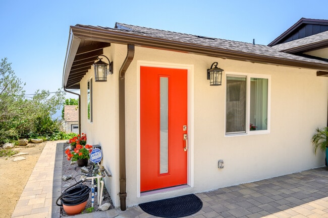 5135 Finehill Ave in Glendale, CA - Building Photo - Building Photo