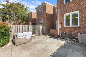 435 W Princess Anne Rd in Norfolk, VA - Building Photo - Building Photo