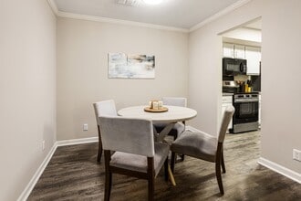 Wellington Manor in Alabaster, AL - Building Photo - Building Photo