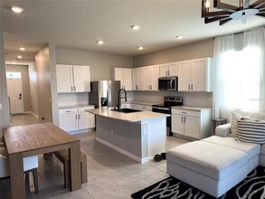 202 Mangrove Shade Cir, Unit Apt 202 in Apollo Beach, FL - Building Photo - Building Photo