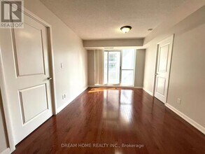 5793 Yonge St in Toronto, ON - Building Photo - Building Photo