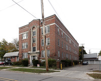 108 Washtenaw Ave in Ypsilanti, MI - Foto de edificio - Building Photo