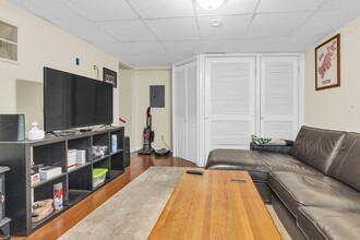194 W Fifth St in Boston, MA - Building Photo - Building Photo