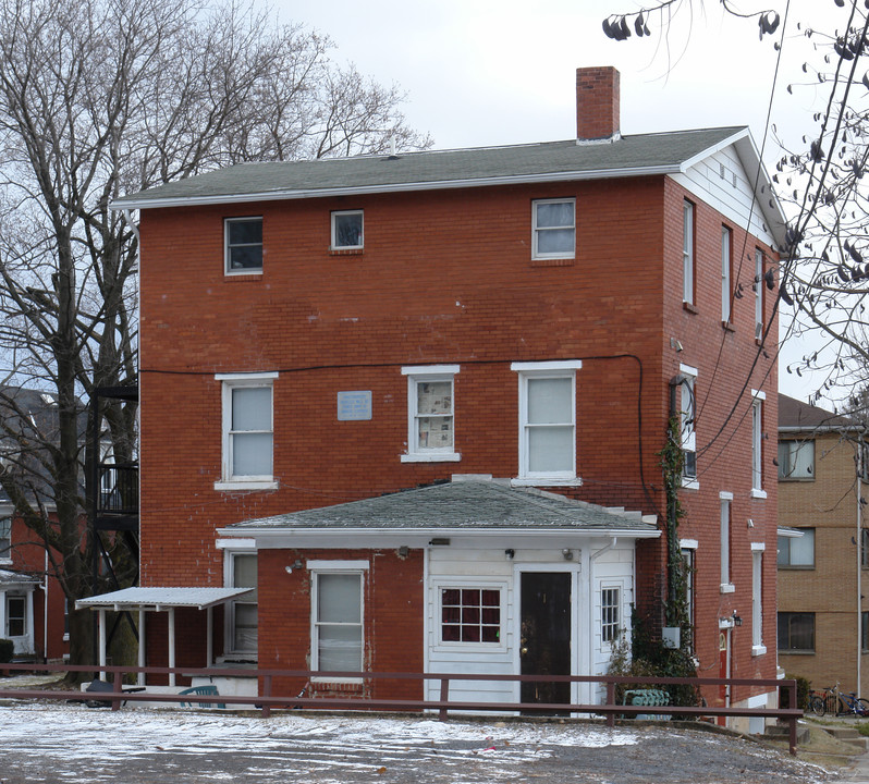 529 W College Ave in State College, PA - Foto de edificio