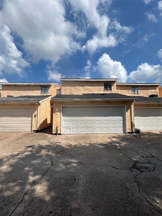 11411 Harwin Dr. in Houston, TX - Building Photo