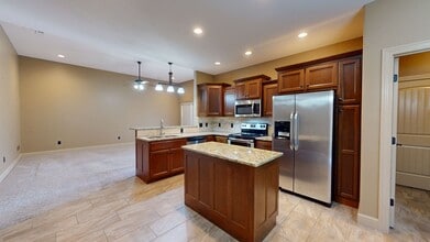 11669 Ridgeway Ct in St. Joseph, MO - Building Photo - Building Photo