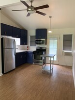 515 Pecan Grove Rd, Unit B in Austin, TX - Building Photo