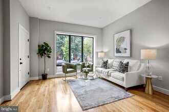 1420 Staples St NE in Washington, DC - Foto de edificio - Building Photo