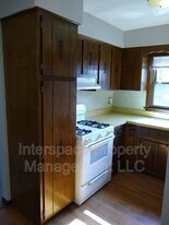 7017 99th St in Chicago Ridge, IL - Building Photo