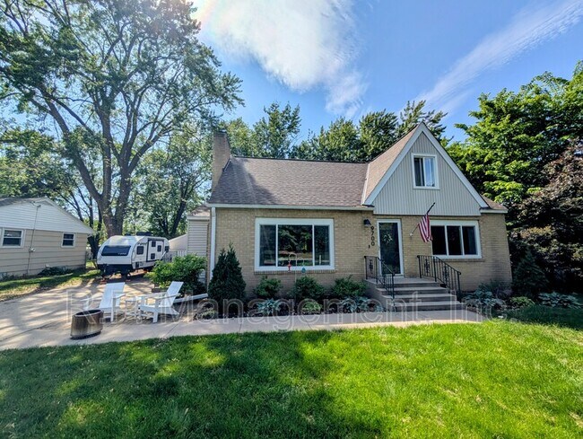 9700 14th Ave S in Bloomington, MN - Building Photo - Building Photo